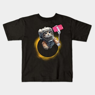 Funny cat selfie Eclipse 2024 design Kids T-Shirt